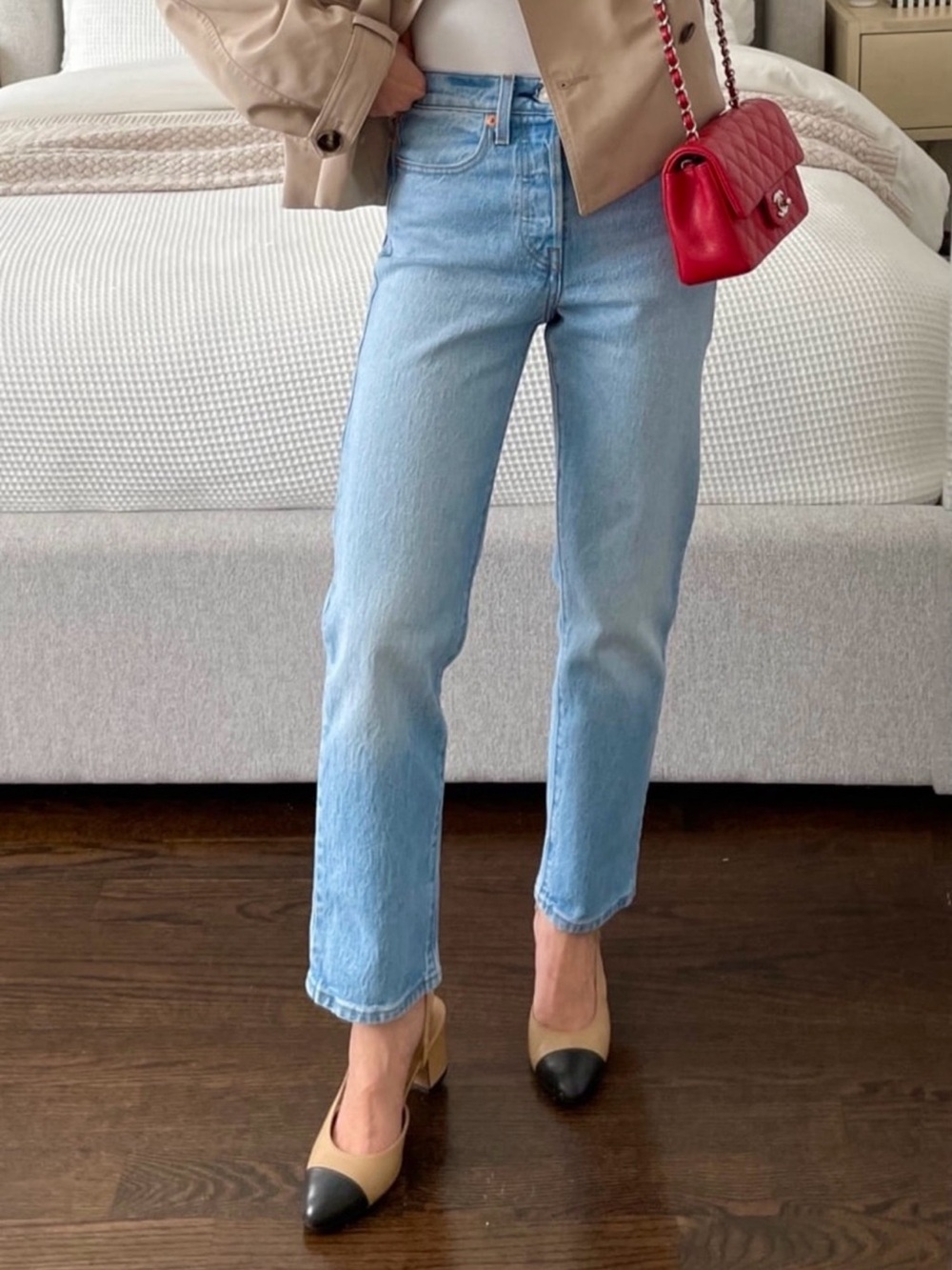 Levi’s Premium Wedgie Jeans Size 27 Light Wash